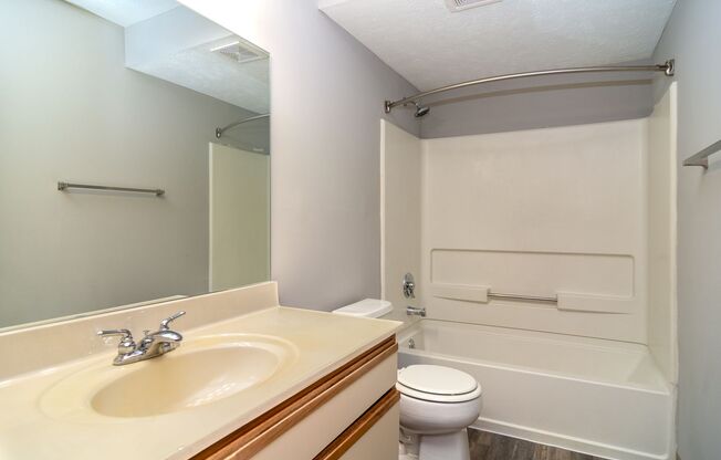 3 beds, 2 baths, 1,100 sqft, $1,156, Unit 0208