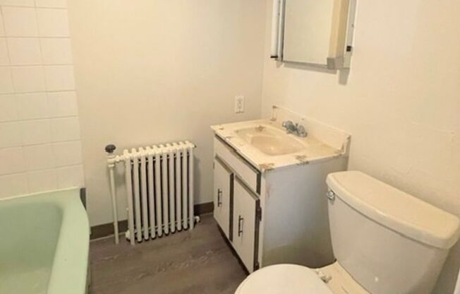 1 bed, 1 bath, $1,095, Unit 6