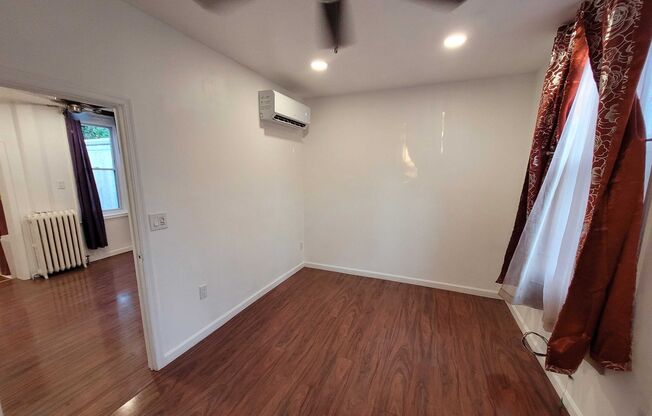 1 bed, 1 bath, 550 sqft, $1,150, Unit Unit 4