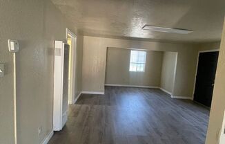 2 beds, 1 bath, $2,300