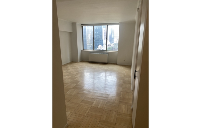 1 bed, 1 bath, 600 sqft, $4,350, Unit 15E