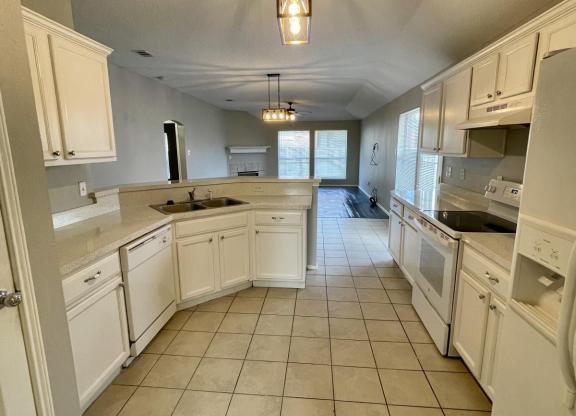 1507 PARROT CT