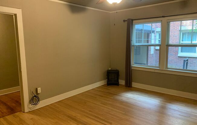 O511-- Beverly Court Studios