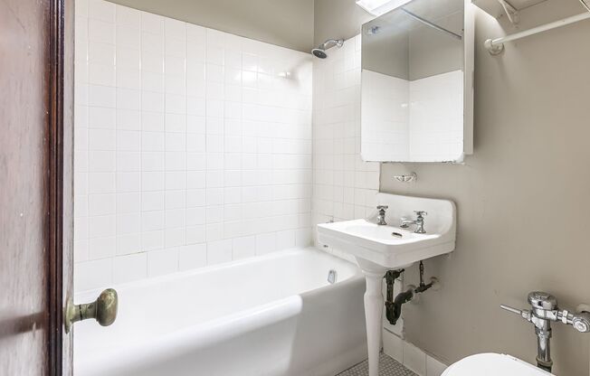 Studio, 1 bath, 250 sqft, $715, Unit 315
