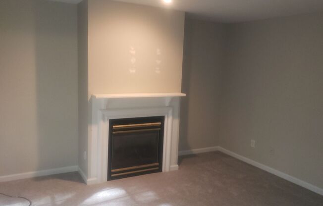 Fantastic 3br 2.5ba Townhome in Delta Ridge Community!  Avail Now!