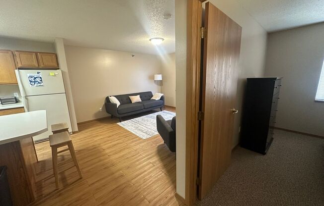 1 bed, 1 bath, 600 sqft, $1,200, Unit 211