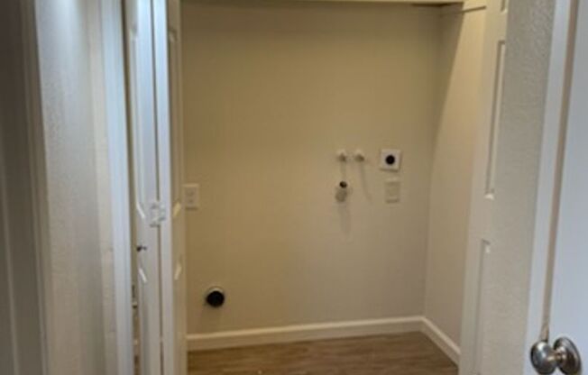 1 bed, 1 bath, 720 sqft, $1,475, Unit 15-105