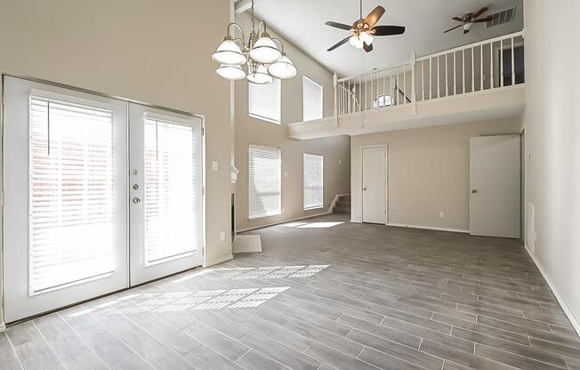 711 MEADOWCREEK CT