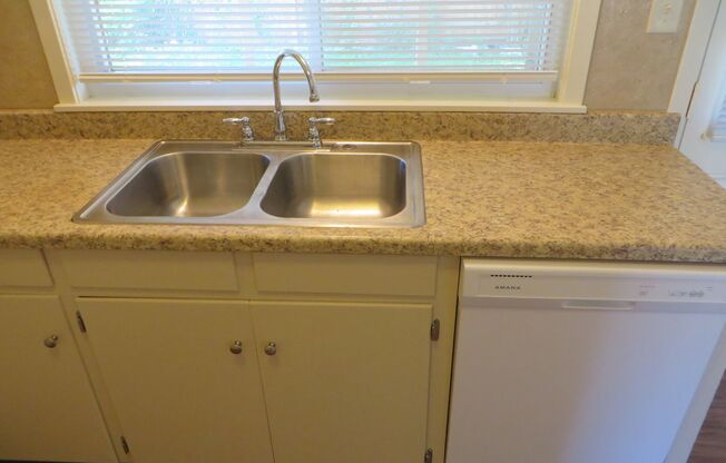 2 bed 1 bath Duplex in Georgetown