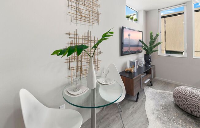 Studio, 1 bath, 295 sqft, $1,250, Unit 201