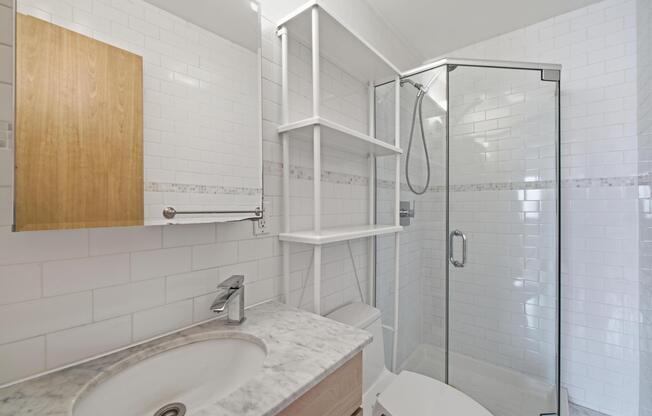 2 beds, 2 baths, $3,700, Unit PHC