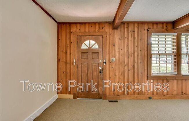 233 LAFAYETTE DR