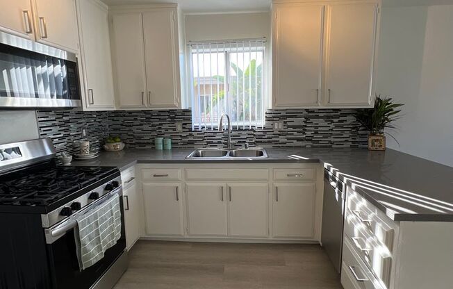 1 bed, 1 bath, 900 sqft, $2,022, Unit 381-35