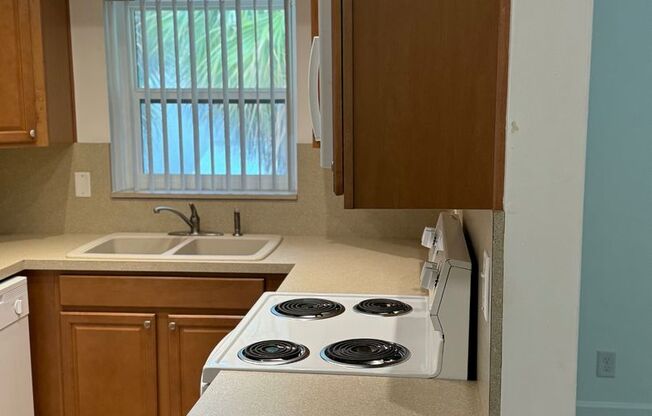 1 bed, 1 bath, 720 sqft, $1,750, Unit CH 11