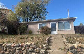 FREE 50in FLAT SCREEN TV Move in Special!!! Cozy 2 Bedroom 1 Bathroom Single Family Residence in the Heart of Golden, Co