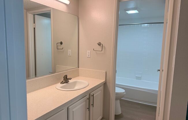 1 bed, 1 bath, 715 sqft, $2,460, Unit A015