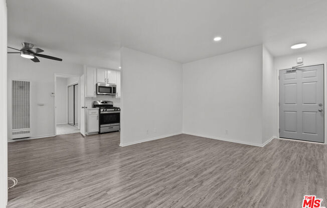 1 bed, 1 bath, $2,395, Unit 202