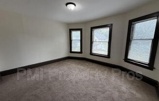 2532 N 37 ST