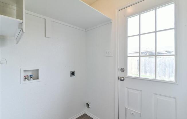4 beds, 3 baths, 2,056 sqft, $2,795