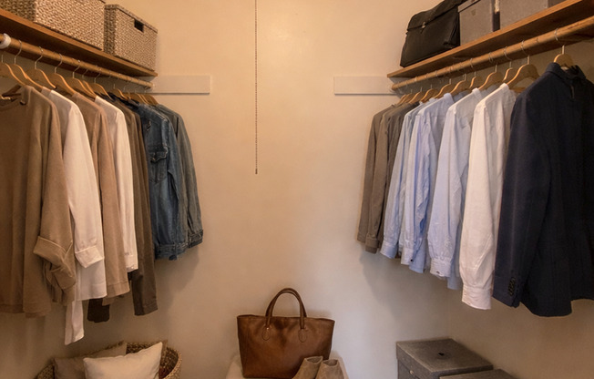 3 beds, 1.5 baths, 1,100 sqft, $1,575, Unit B04