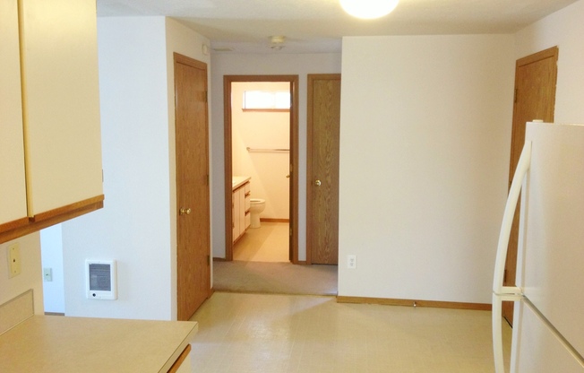 2 beds, 1 bath, $1,495