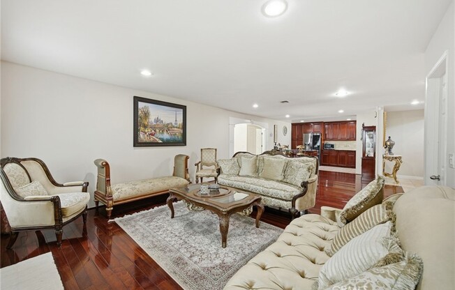 5 beds, 3.5 baths, 2,914 sqft, $5,500