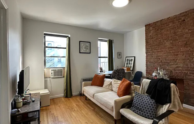 330 9 ST