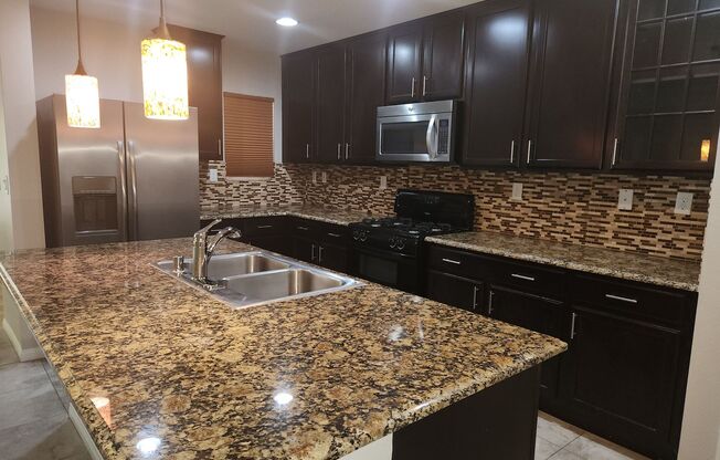 Cool 3 bedroom townhome in desirable Inspirada