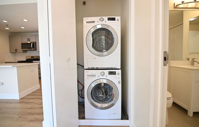 2 beds, 1 bath, 760 sqft, $2,774, Unit 204