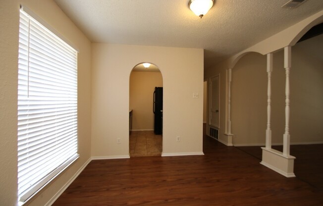 ***MOVE IN SPECIALS $250 OFF FIRST MONTH'S RENT*** Remodeled South Austin gem with NO CARPET!