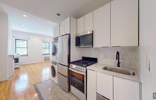 1413 2 AVE