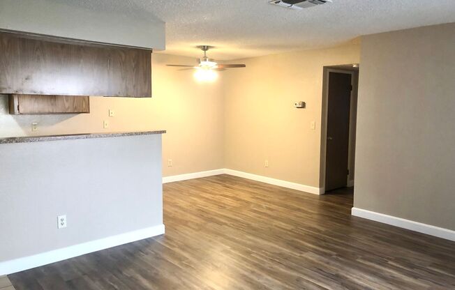 2 beds, 1.5 baths, 950 sqft, $1,700, Unit APT-05