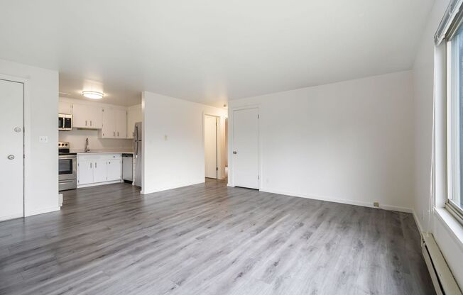 2 beds, 1 bath, 850 sqft, $1,995