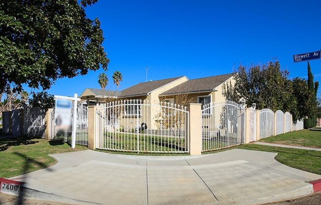 Gorgeous 3 Bedroom | 2 Bath