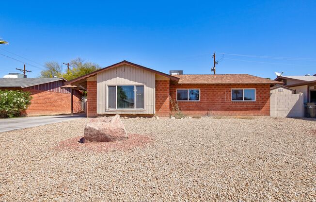 3 Bedroom, 2 bathroom available NOW!!!  Freshly Painted!!!  Upgraded bathrooms and Kitchens!!! Tile Through-out!! Gorgeous!!!