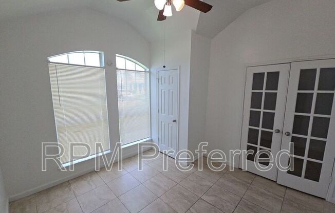 1306 SQUIRE DR
