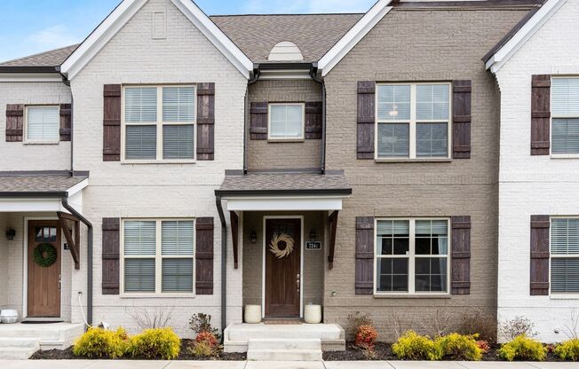 Gorgeous, luxury townhome in convenient West Nashville
