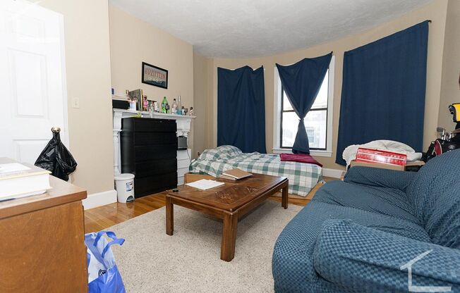 HOT ALLSTON LISTING!!!!