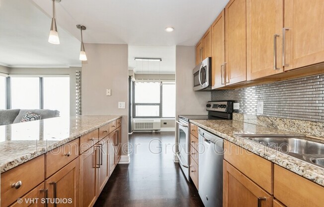 30 E Huron St
