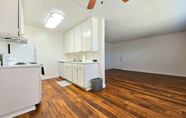 2 beds, 2 baths, 980 sqft, $2,125, Unit 115