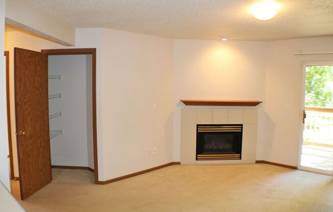 $995 | 2 Bedroom, 1 Bathroom Condo | Pet Friendly* | Available for August 1st, 2024 Move In!
