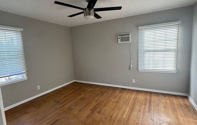 11135 Camarillo St.