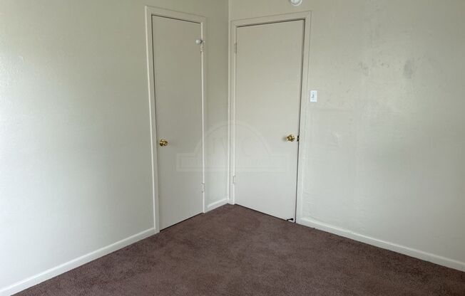 3 beds, 1 bath, $975