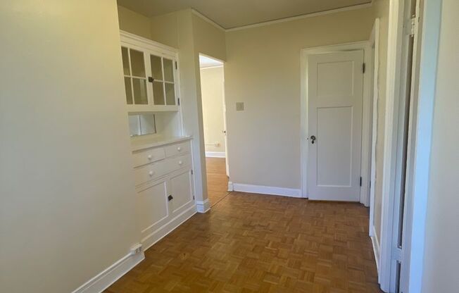 1 bed, 1 bath, 584 sqft, $1,250, Unit C-35