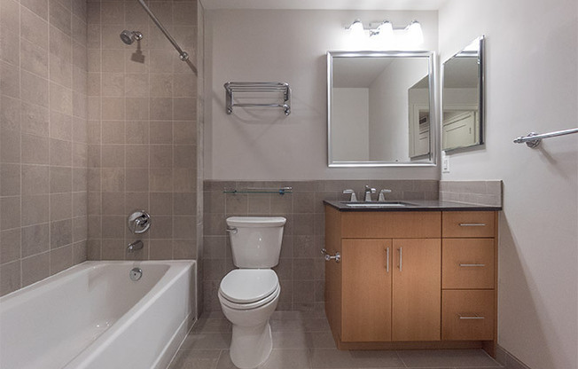 1 bed, 1 bath, $2,550, Unit 806