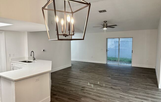 Stunning Tampa Home! Incredibly Renovated 3/2 AVAILABLE NOW
