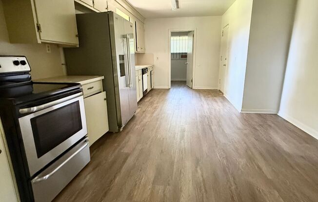 Charming 3 Bedroom 2 Bath House located in South Baton Rouge!!!
