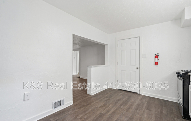 922 AVE 1