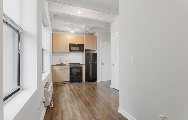 5718 North Winthrop Ave.