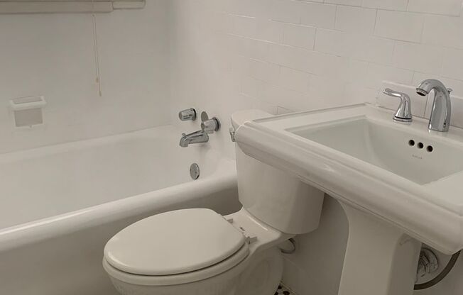 1 bed, 1 bath, 750 sqft, $1,625, Unit 869-16